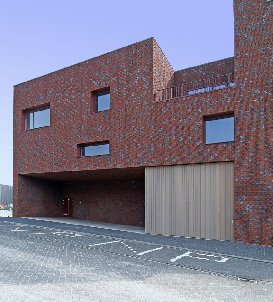 Bedrijfsverzamelgebouw Cortina